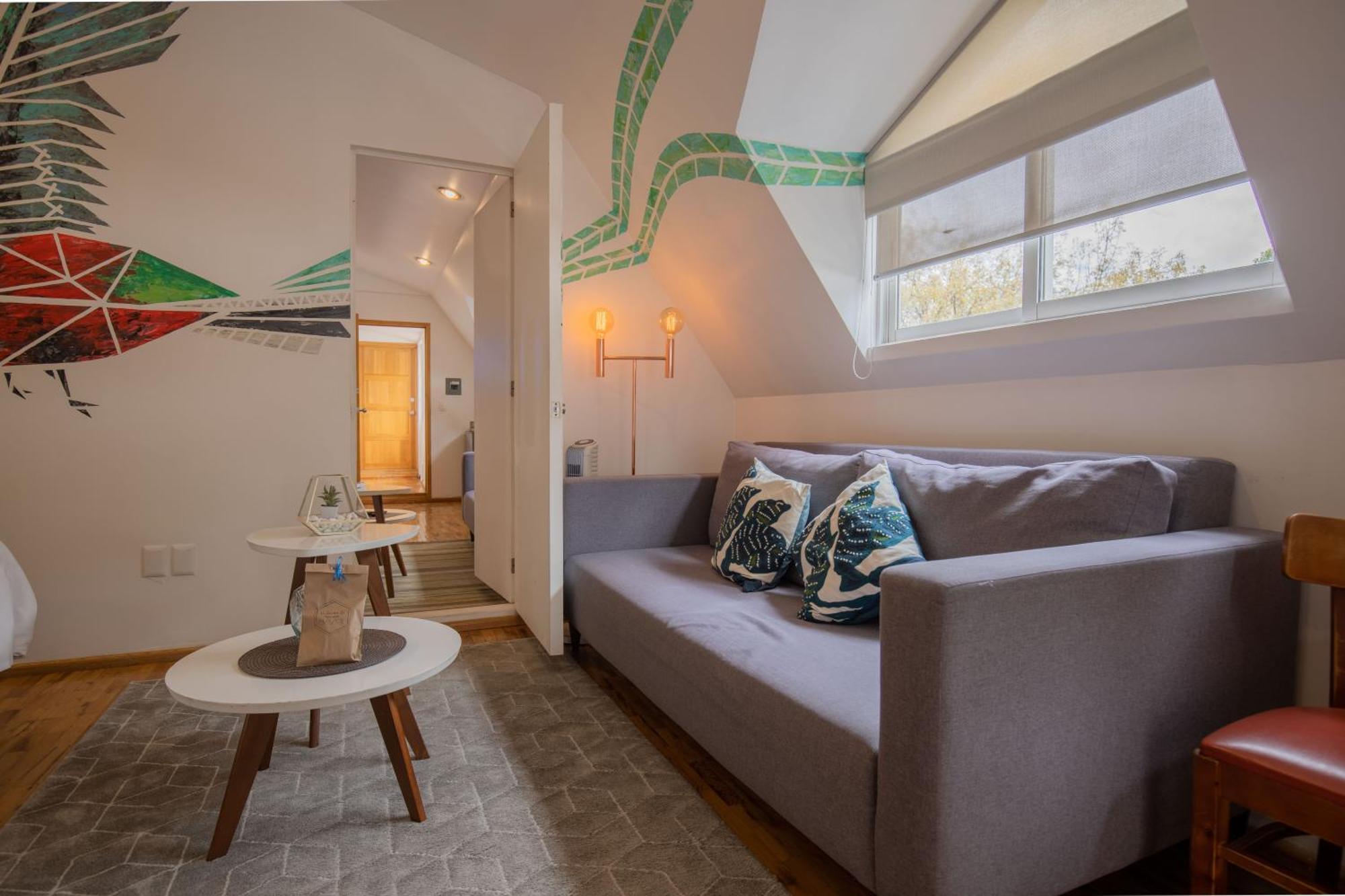 The Gallery Apartment *